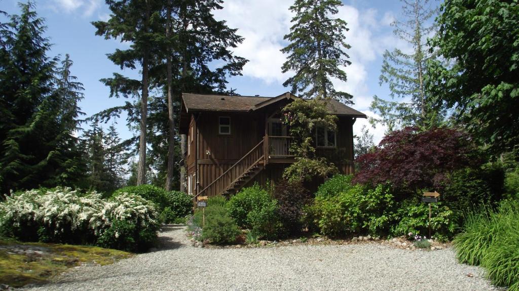 Halfmoon Bay Resort | Secret Cove Cottage Suites