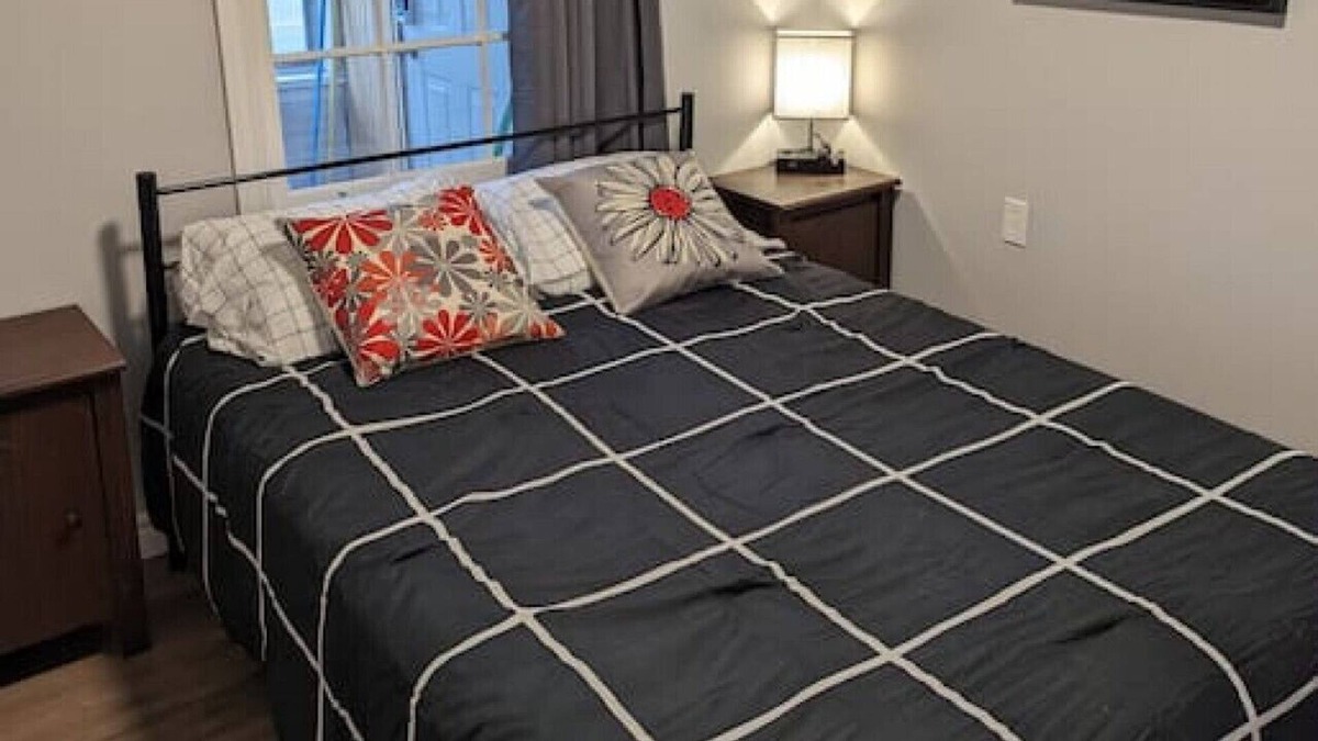 Wallaceburg House | Secret Haven - 2BD home - Close to Everything!