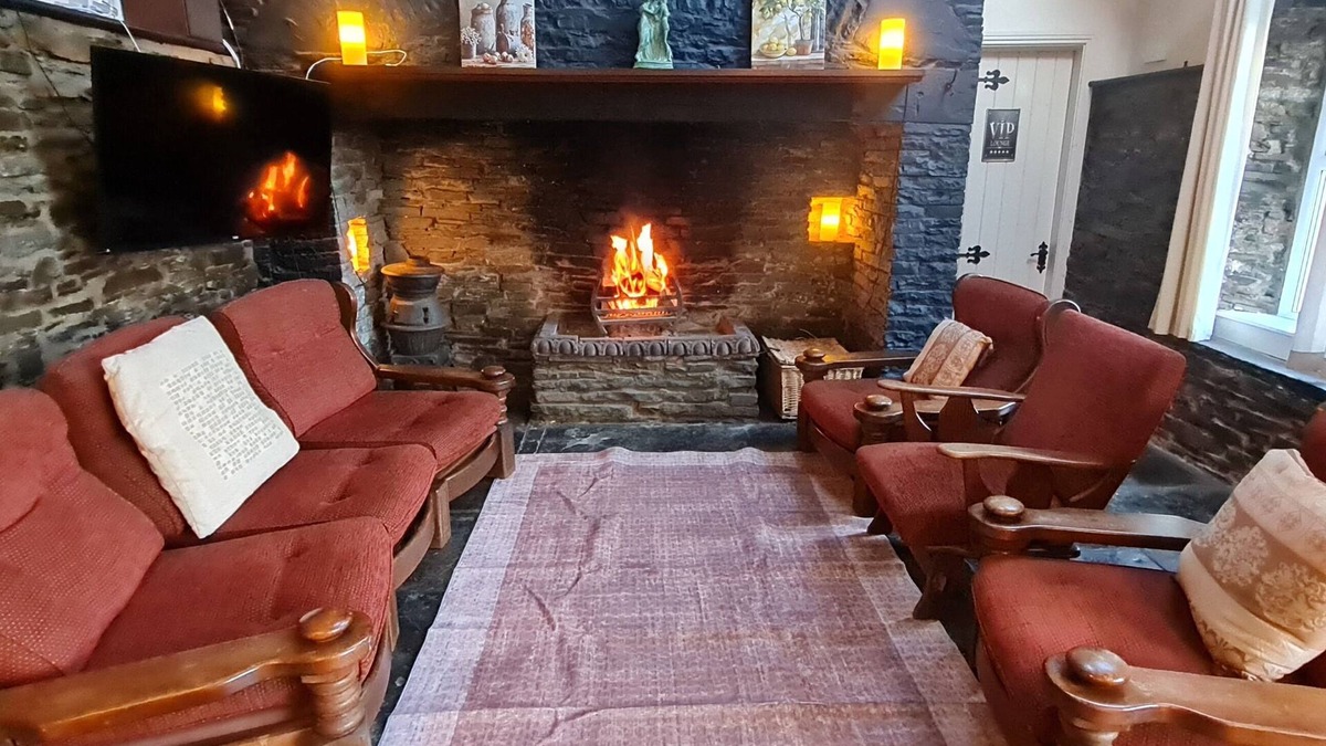 Shanavooneen House | Secret hideaway with games room.