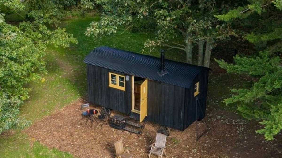 Woodbridge Cabin | Secret Paddock, Secluded Hut