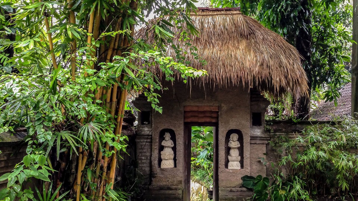 Kutuh Kaja Villa | Secret Tropical Hideaway - Only 5 Min Walk to Central Ubud