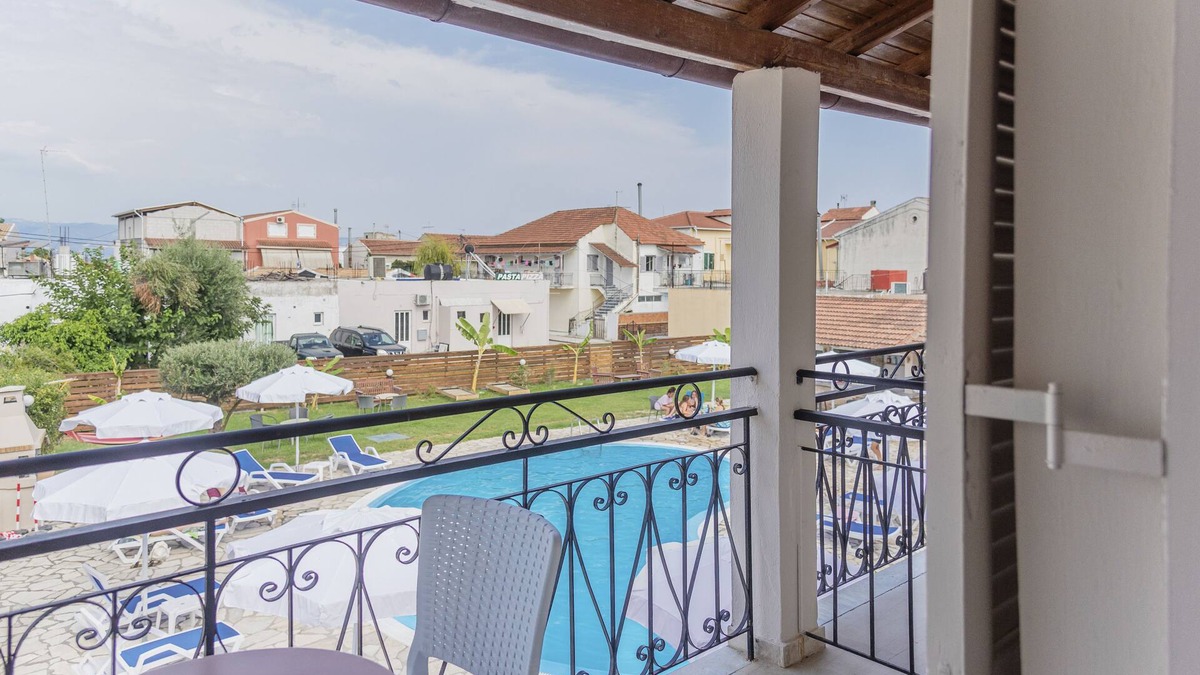 Kavos Hotel | Secreta Vista