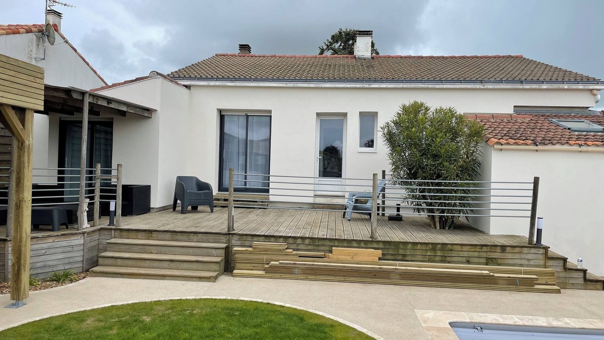 Longeville-sur-Mer House | Secrets Salés, seaside cottage with swimming pool
