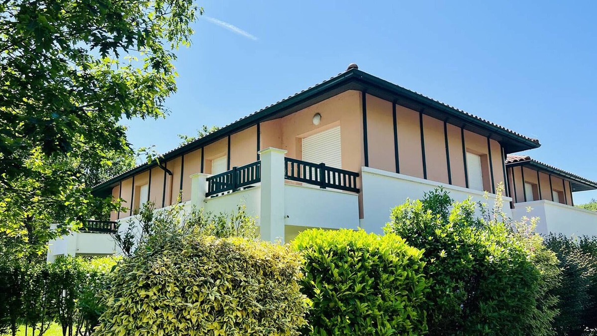 Cambo-les-Bains Apartment | Secure Apartment with Pool, Parking, Internet - Close to Spa, 1BR, Sleeps 2, Cambo-les-Bains