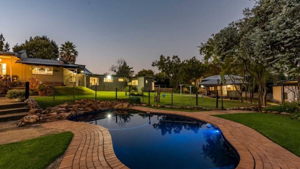 Krugersdorp Apartment | Secure Self-Catered Apartment With Pool