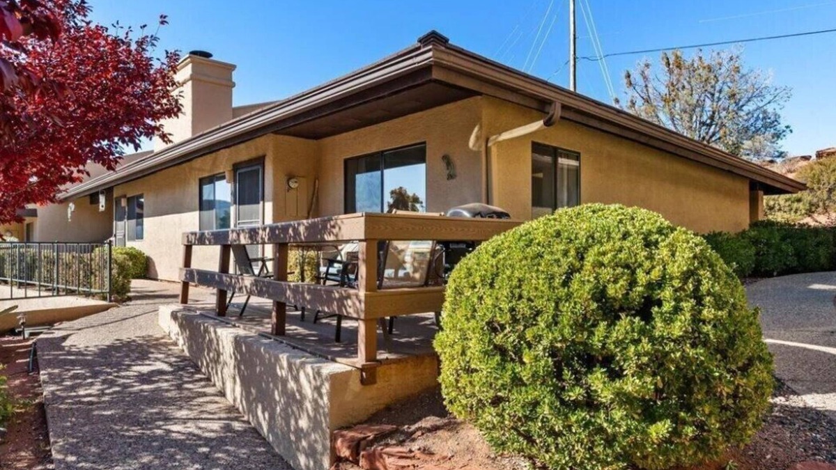 Oak Creek House | Sedona’s Canyon Mesa Country Club Townhome - Golfing, Tennis, Pickleball, Pool