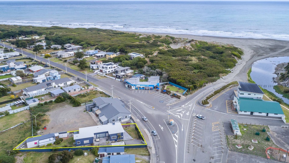Himatangi Beach House | See and hear the surf
