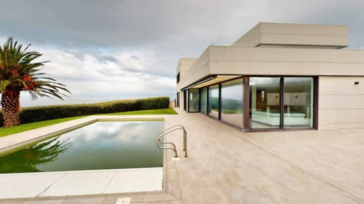 Barrika House | See & Be.