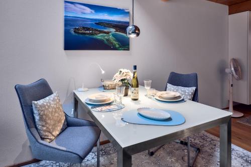 Konstanz-Dingelsdorf Apartment | seeglueck SEEDIAMANT - Moderne Maisonette-Wohnung mit Balkon und Parkplatz in Seenähe in Konstanz-Dingels-Dorf
