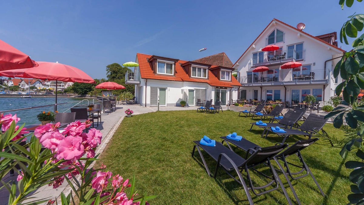 Hagnau Hotel | Seehotel BelRiva, modern apartment right on the lake, beach, breakfast