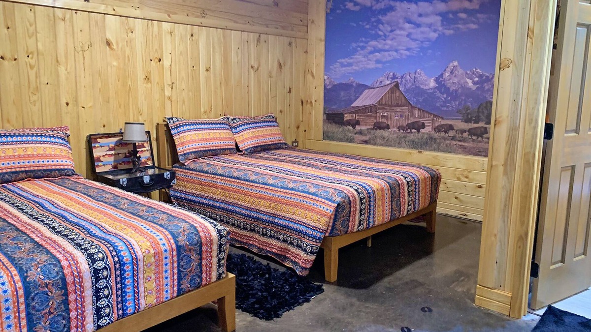 Cache Cabin | Seek & Snore Cabin near Wichita Mountains Cache ~ I Spy Wildlife Fun ~ sleeps 4