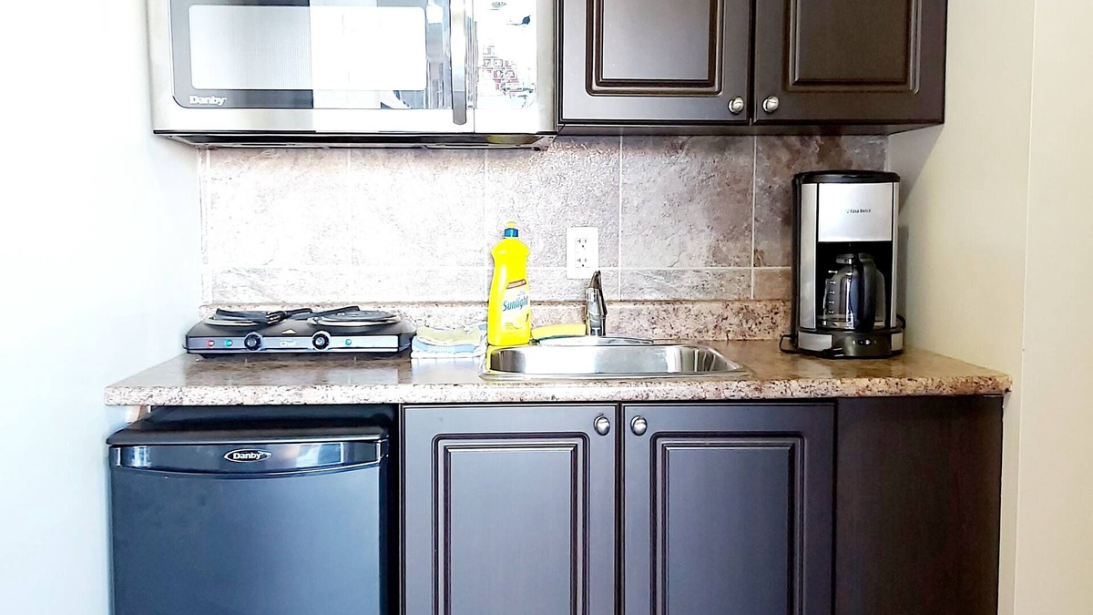 Shediac Hotel | Seelys Motel