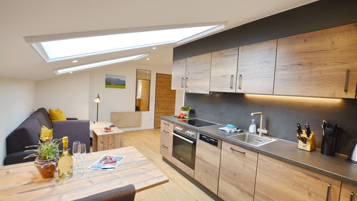 Uebersee Apartment | Seethal-Chiemseestrand - Modern top-floor apartment near the lake? Overseas