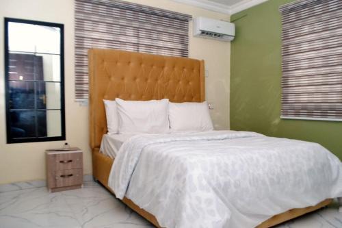 Lagos Apartment | SEGXYCOLD VALLEY OASIS Stunning one-bedroom apartment