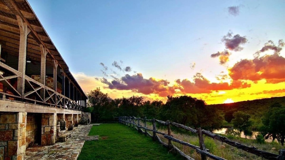 Voca Cabin | Selah Springs Ranch- Large Family Reunion Ranch on the San Saba River- Sleeps 60