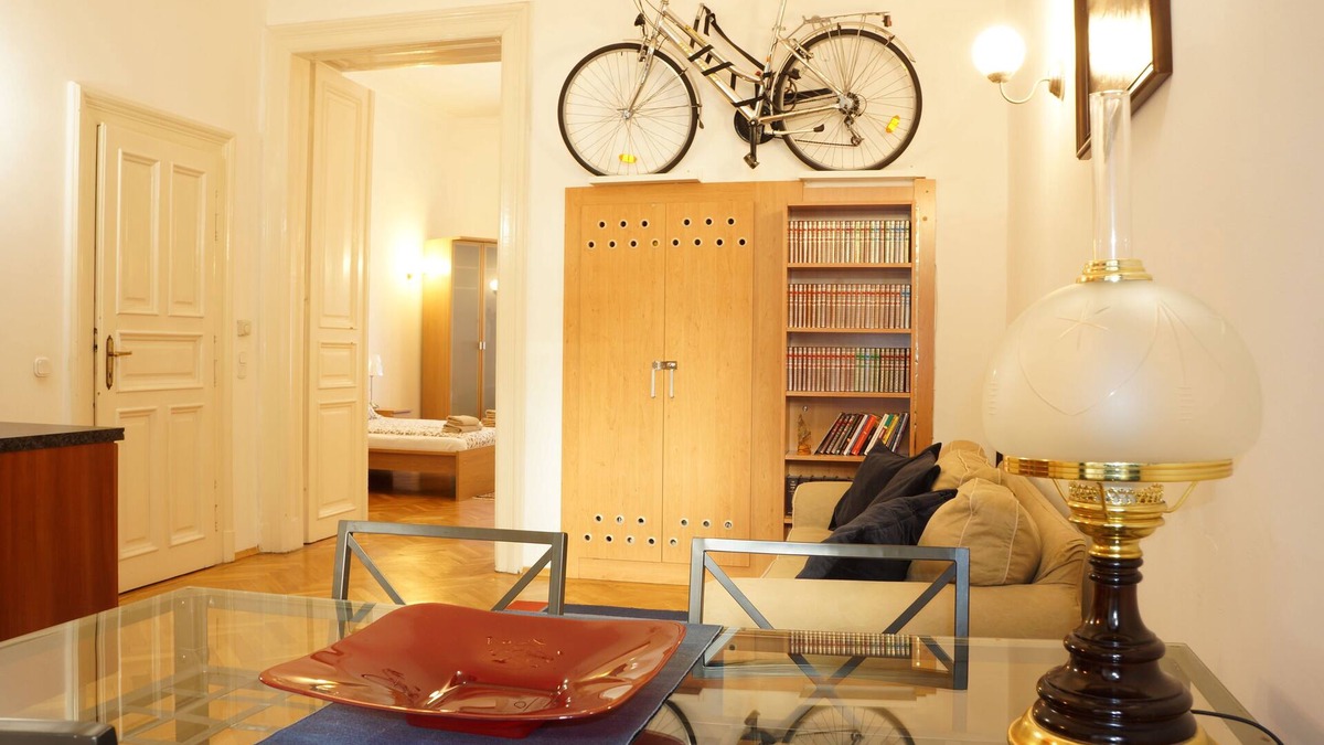 Palace District Condo | SELECT home city center