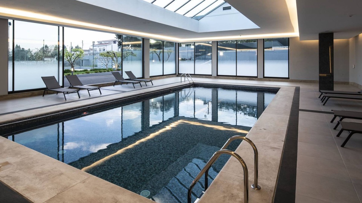 Mozelos House | Selection - AL - Seven Bedroom House, Sleeps 14