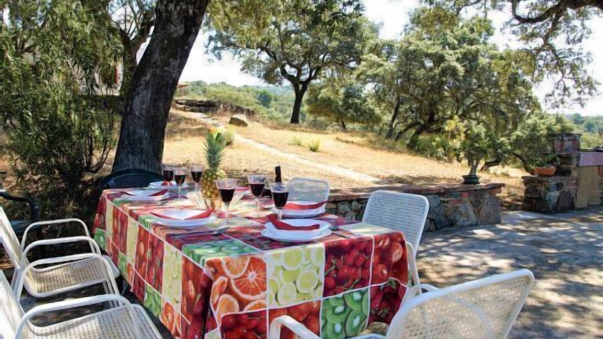 Villaviciosa de Cordoba Cottage | Self catering Cortijo de Camama for 8 people
