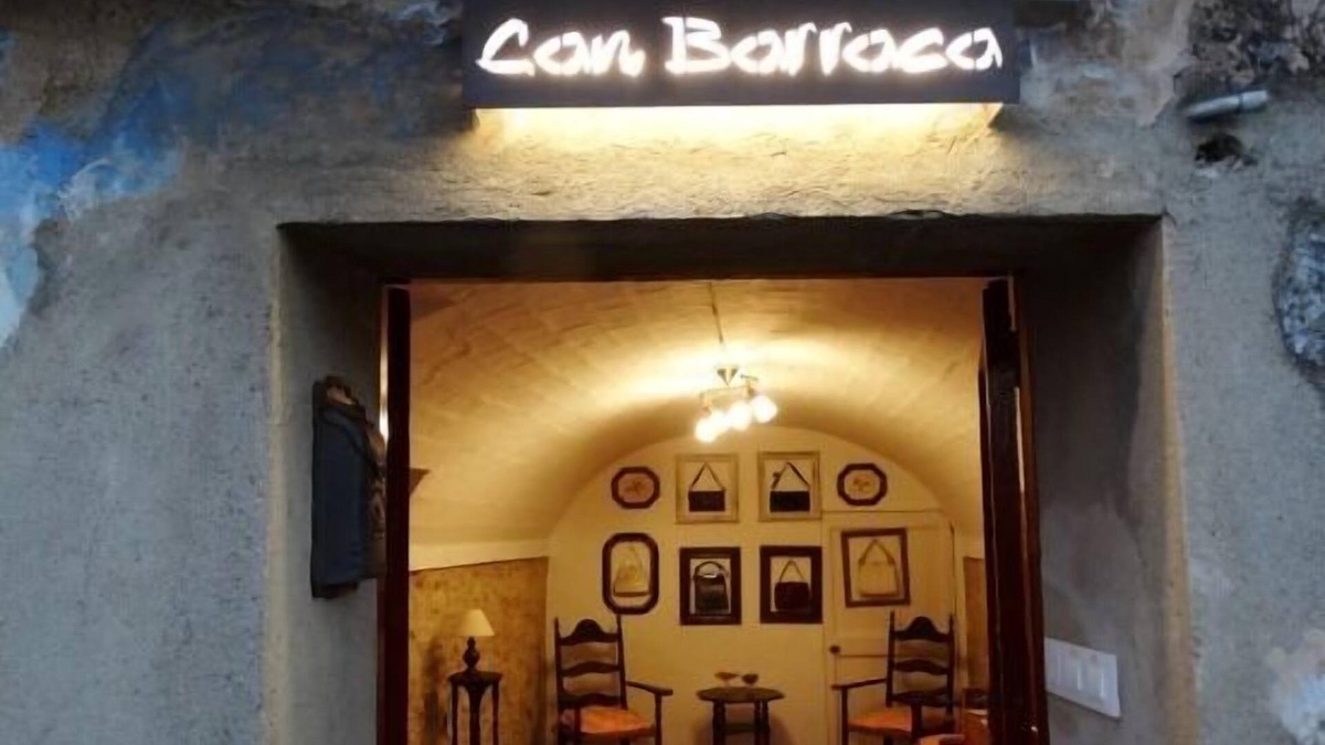 Avinyonet de Puigventos Cottage | Self catering Can Barraca for 5 people