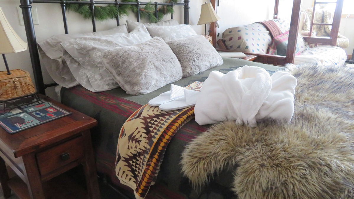 Parshall Apartment | Self care Spa amenities Remote wilderness location no crowds.nAdequate vehicle!