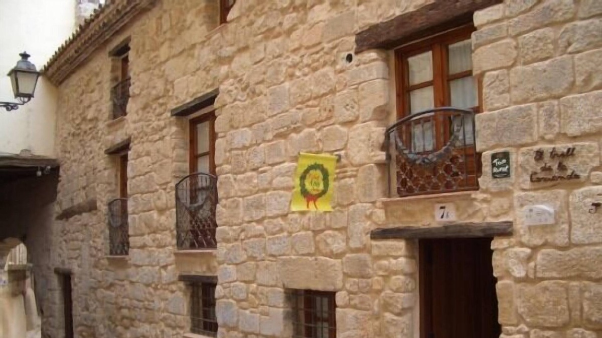 Horta de Sant Joan Cottage | Self catering El Trull de la Comanda for 8 people