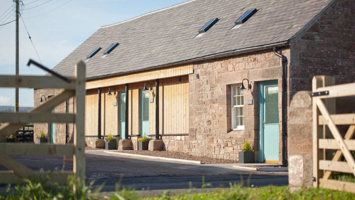 Berwick-upon-Tweed Apartment | Self-catering accommodation in a beautiful location overlooking Holy Island on the Northumberland co