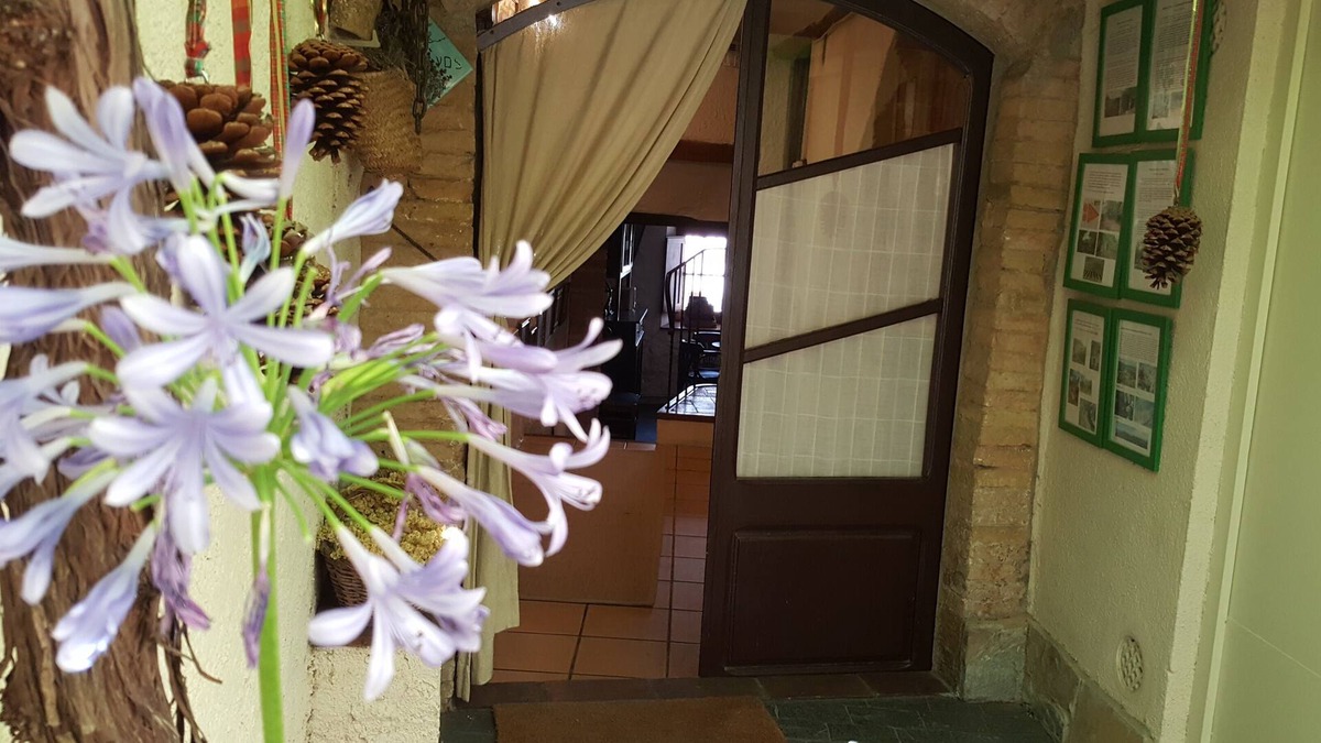Torrelles de Foix Cottage | Self catering Ca La Laia for 9 people