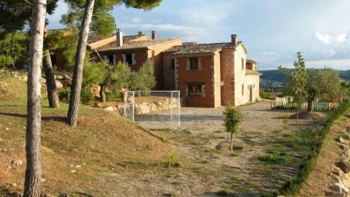 Torrelles de Foix Cottage | Self catering Can Cruset Agroturisme for 4 people