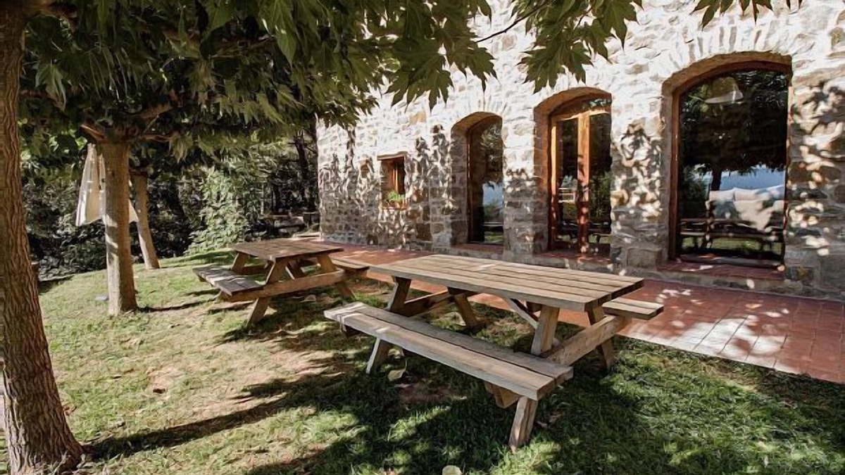 La Vall de Bianya Cottage | Self catering La Coma d'en Roca for 18 people
