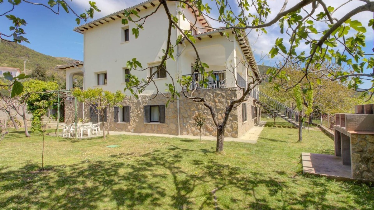 Piedralaves Apartment | Self catering Amatalasviñas for 8 people