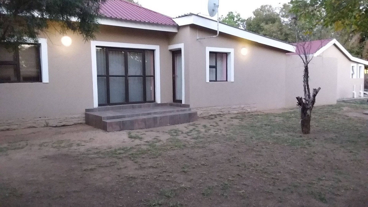 Lichtenburg Cabin | Self catering apartment. Apartment A 3 bedrooms .Apartment B 2bedrooms
