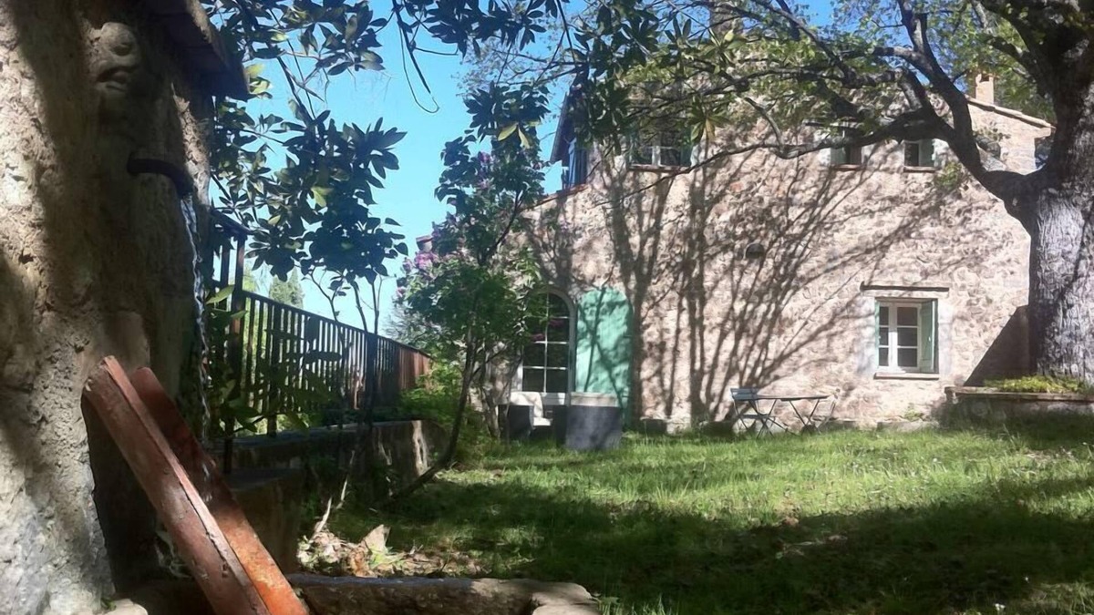 Aiguines House | Self catering apartment in a farmhouse with an exceptional lake view