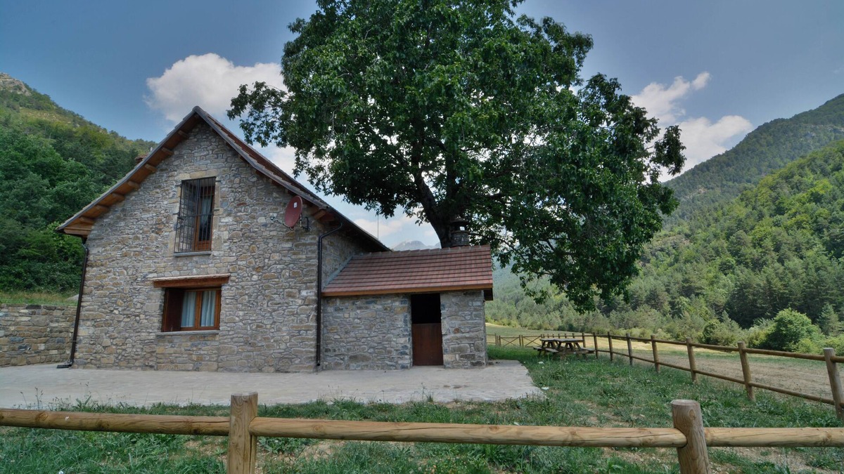 Hecho Cottage | Self catering Borda Batista for 6 people