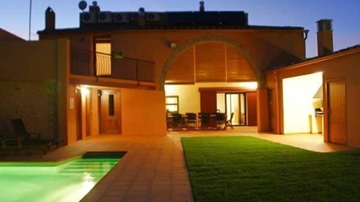 Vilamacolum Cottage | Self catering Can Centena for 14 people