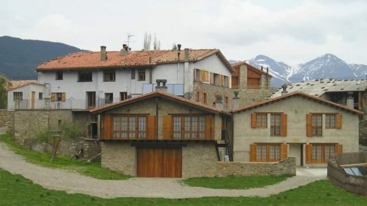 Campelles Cabin | Self catering Can Tubau for 15 people