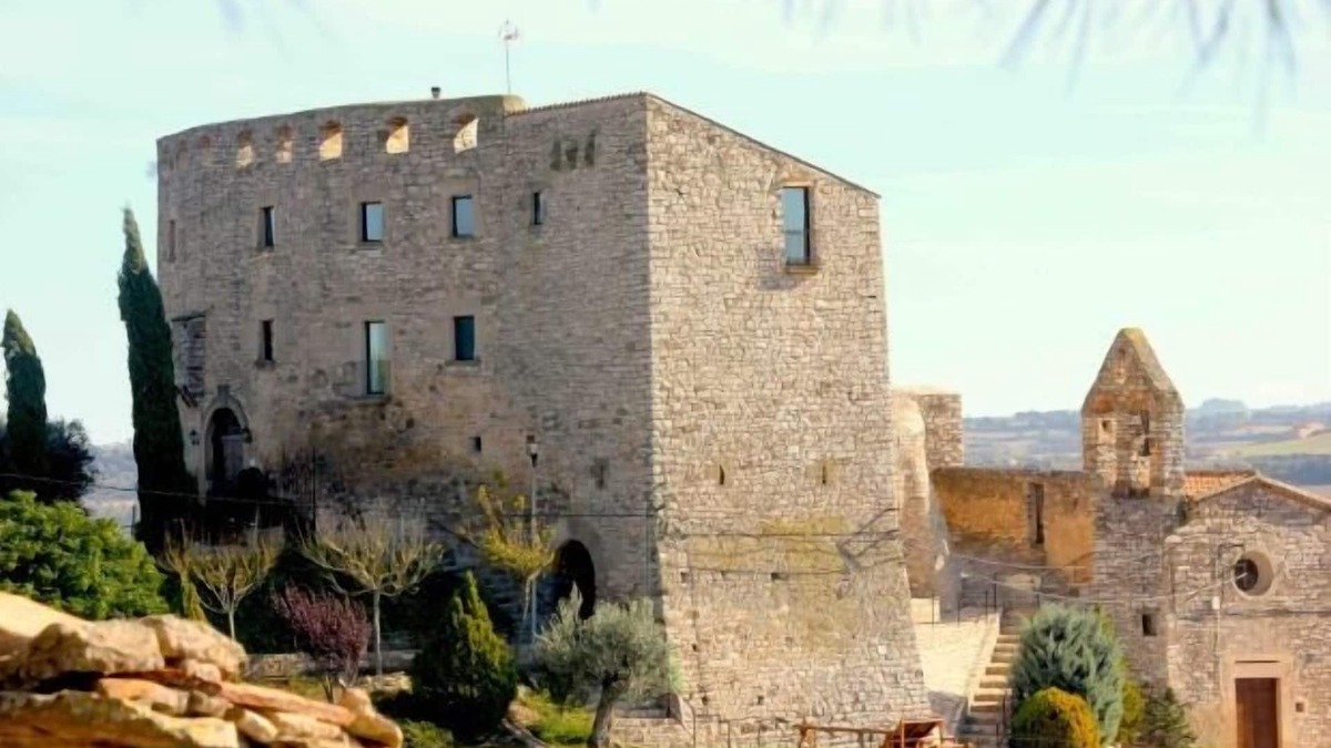 Fonolleres Cottage | Self catering Castell de Fonolleres for 12 people