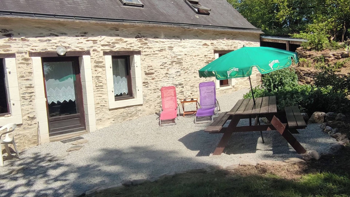 Pleyben House | self-catering cottage for 7 persons with animals