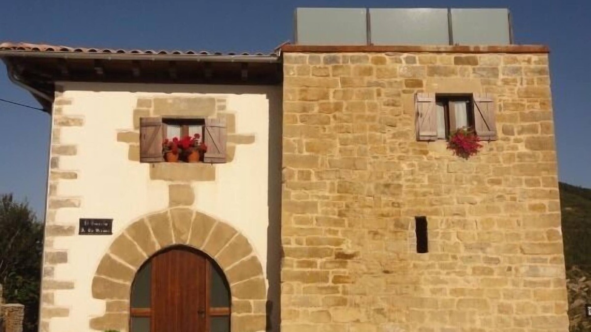Urraul Bajo Cottage | Self catering El Torreón de la Bruna for 16 people