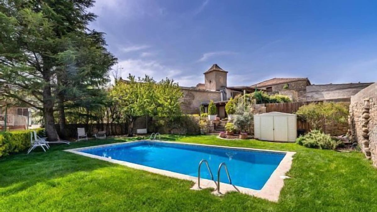 Catalonian Pyrenees Cottage | Self catering La Rectoría de Clariana for 10 people