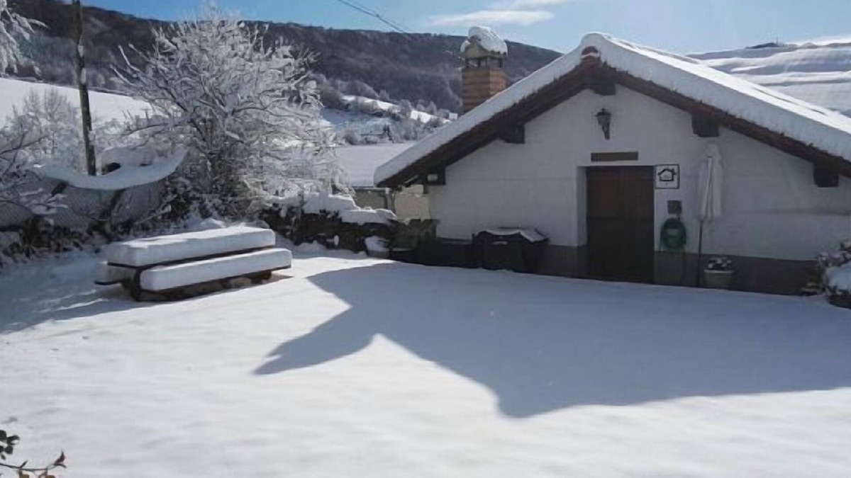 Mezkiritz Cottage | Self catering Lazkotzenea for 9 people