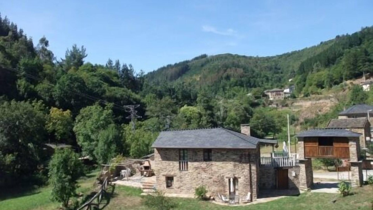 Taramundi Cottage | Self catering TAReira for 4 people