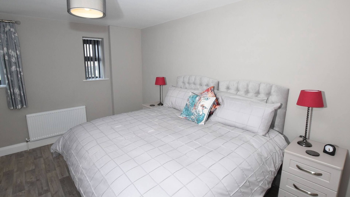Hillsborough Apartment | Self Catering Three Bedroom Apartment - Homestead Hillsborough