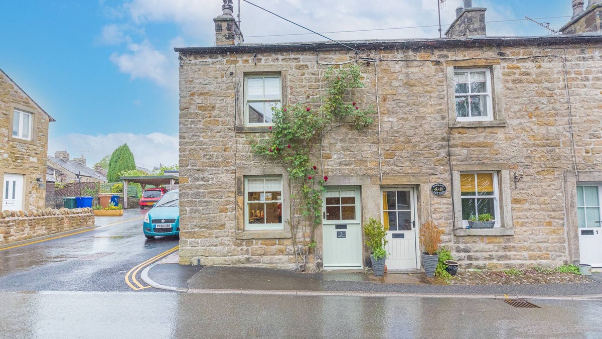 Fourstones Near Bentham Cottage | Self check in cosy country retreat