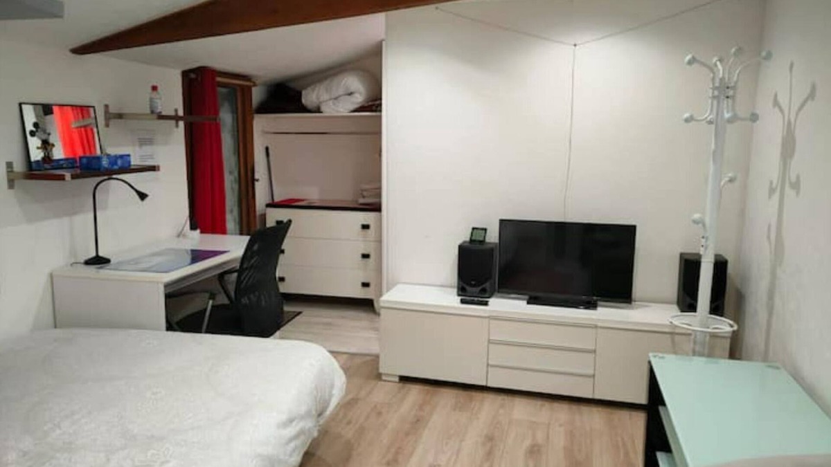 Saint-Illiers-la-Ville Apartment | Self-contained studio in the heart of the Yvelines