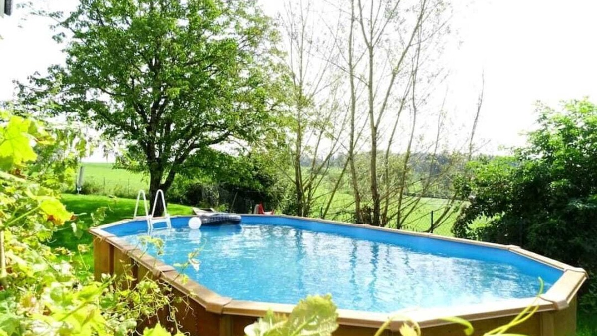 Plombieres-les-Bains Apartment | Self-contained apartment - green landscape (pets welcome)