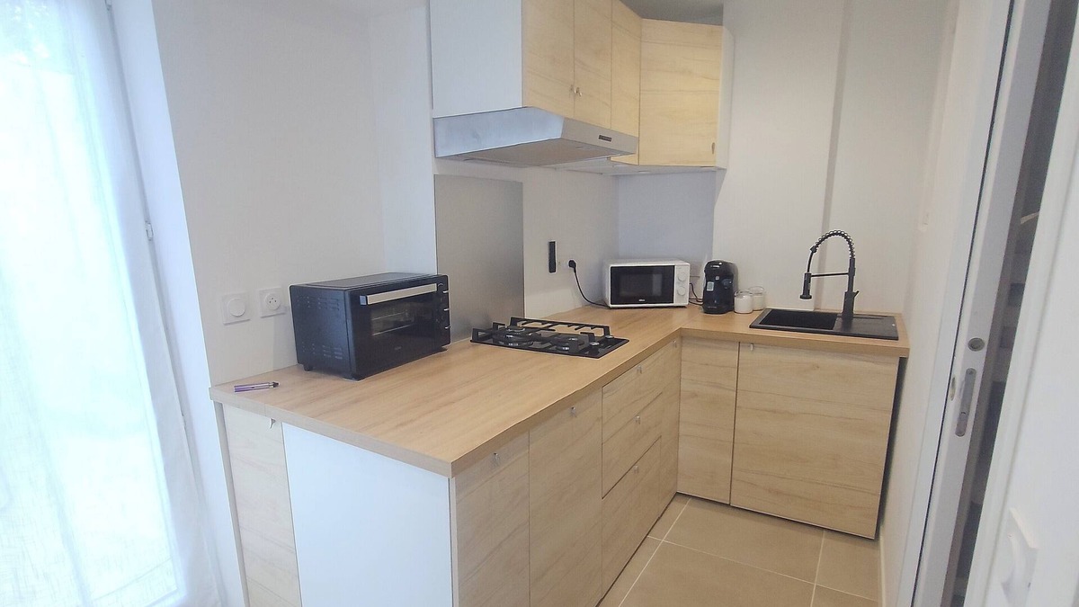 Ville-di-Pietrabugno Apartment | Self-contained apartment Sea view