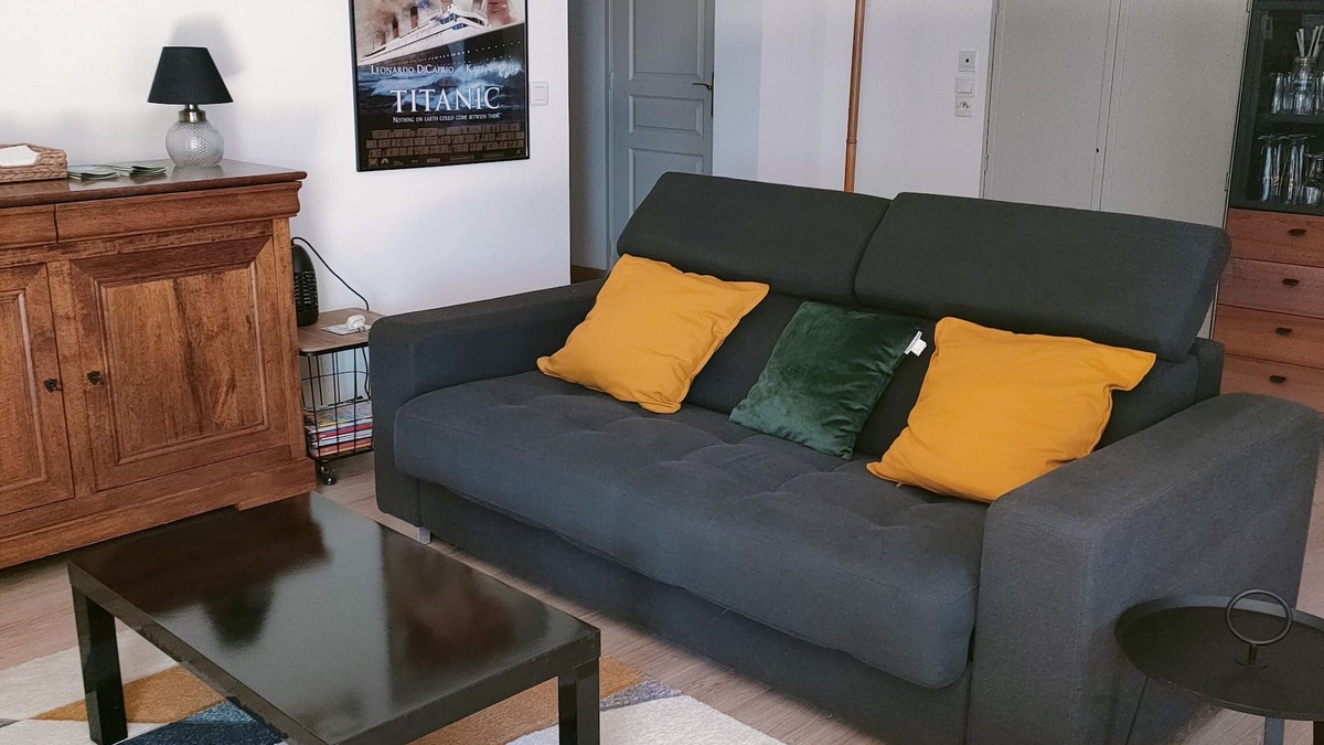Aubagne House | self-contained 60m2 apartment in private grounds