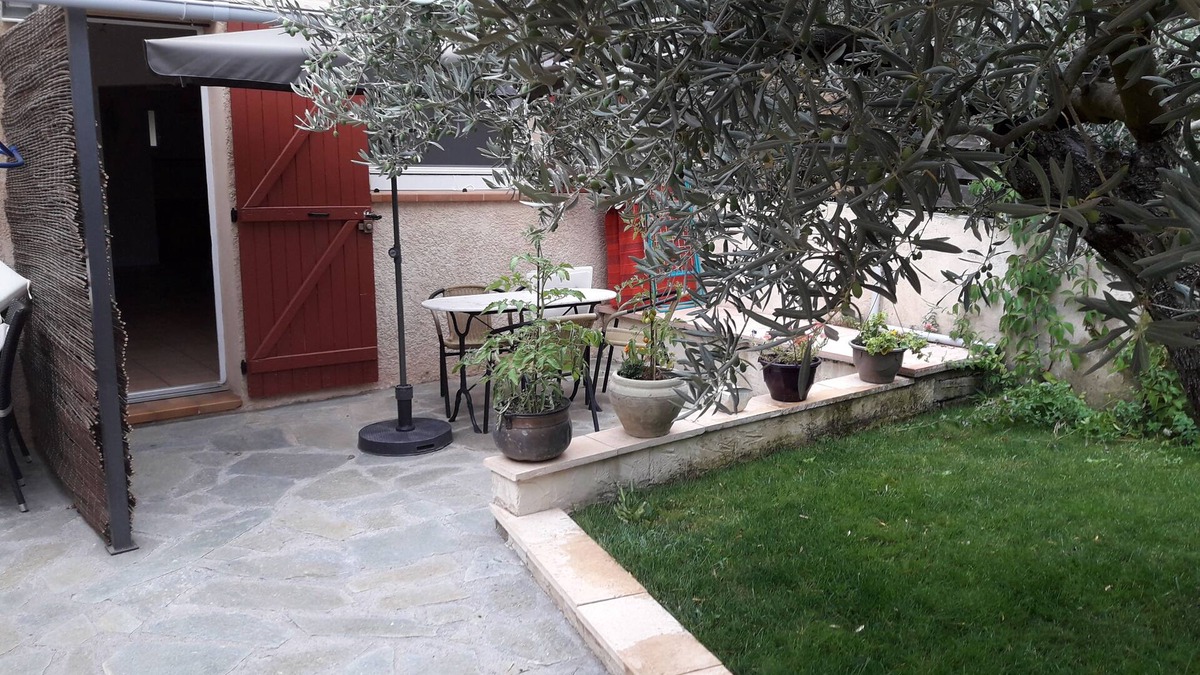 Champtercier Apartment | Self-contained accommodation Sous L'Olivier starting point