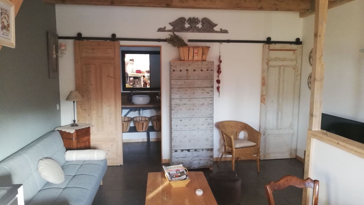 Tarascon Apartment | Self-contained accommodation, private grounds, jacuzzi, near Avignon, Nîmes, Arles