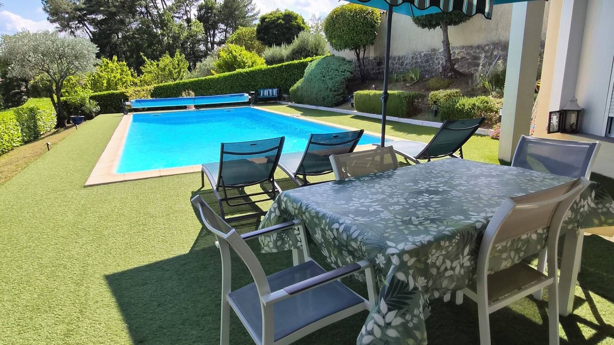 Ucel Apartment | Self-contained, air-conditioned studio, swimming pool just for you, rated 2*.